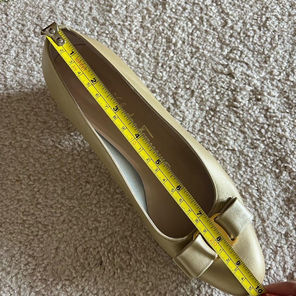 Salvatore Ferragamo Gold Bow Flats - Picture 8 of 11